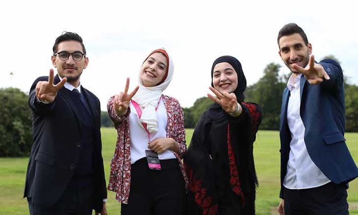  ثلاثة طلبة فلسطينيين يفوزون بجائزة أفضل فكرة ريادية في لندن