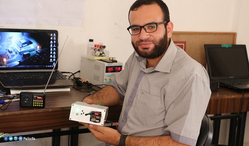  فلسطيني من غزة يبتكر محطة بث صوتية لاسلكية يصل مداها لـ10 كم
