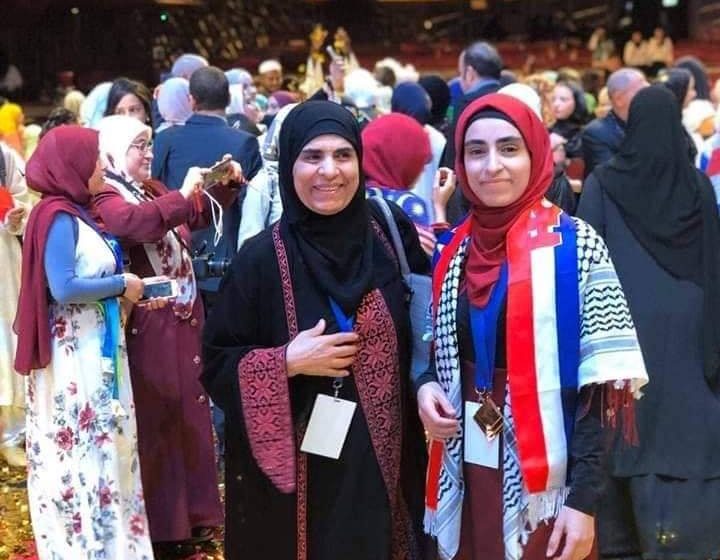  الفلسطينية سيرين محمد الأولى في هولندا والرابعة في الإمارات في تحدي القراءة