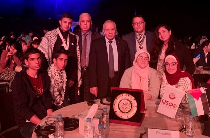  فريق فلسطيني يفوز بالبرونزية في أولمبياد العلوم العالمي للناشئين في قطر